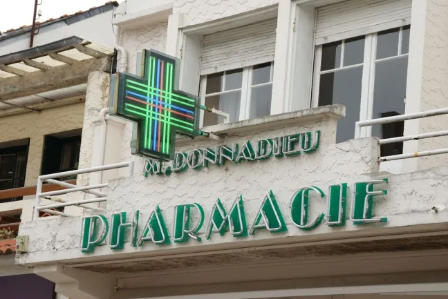 Francia regula y actualiza la retribución de la oficina de farmacia