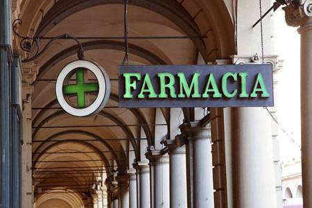 Italia pone límites a las cadenas de farmacias