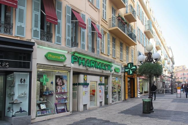 Las farmacias francesas diagnosticarán anginas y podrán dispensar antibiótico Las farmacias francesas diagnosticarán anginas y podrán dispensar antibiótico