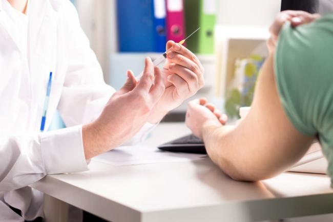 Hasta 491 pacientes se vacunan de la gripe en las farmacias de Girona Hasta 491 pacientes se vacunan de la gripe en las farmacias de Girona