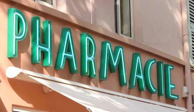 Francia: Los farmacéuticos se preparan para vacunar contra la COVID-19 Francia: Los farmacéuticos se preparan para vacunar contra la COVID-19