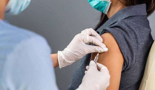 Las oficinas de farmacia de Italia vacunarán contra la COVID-19 Las oficinas de farmacia de Italia vacunarán contra la COVID-19