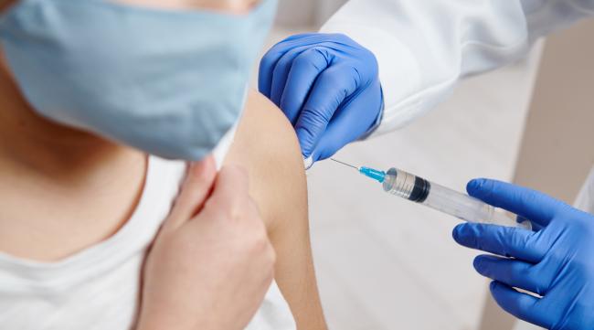 Los farmacéuticos europeos piden que las farmacias puedan vacunar contra la gripe Los farmacéuticos europeos piden que las farmacias puedan vacunar contra la gripe