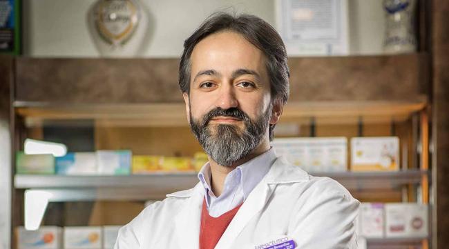 Héctor Castro: “Esta pandemia ha obligado a la farmacia a reinventarse” Héctor Castro: “Esta pandemia ha obligado a la farmacia a reinventarse”