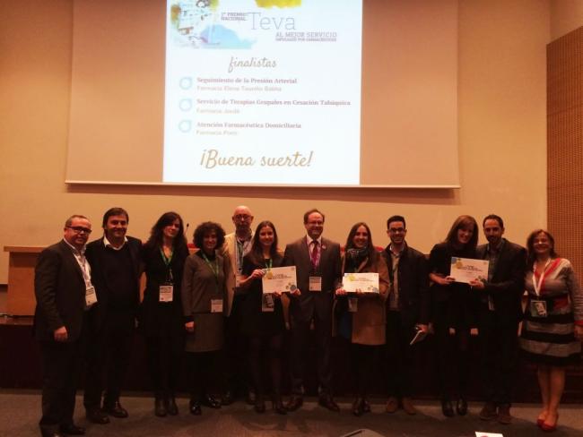 Primer Premio TEVA al Mejor Servicio Farmacéutico para Atención Farmacéutica Domiciliaria Primer Premio TEVA al Mejor Servicio Farmacéutico para Atención Farmacéutica Domiciliaria