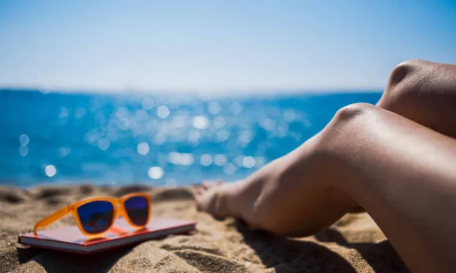 Pies en la piscina. Infecciones más comunes y consejos para