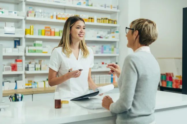 Cómo atender a los pacientes polimedicados desde la farmacia