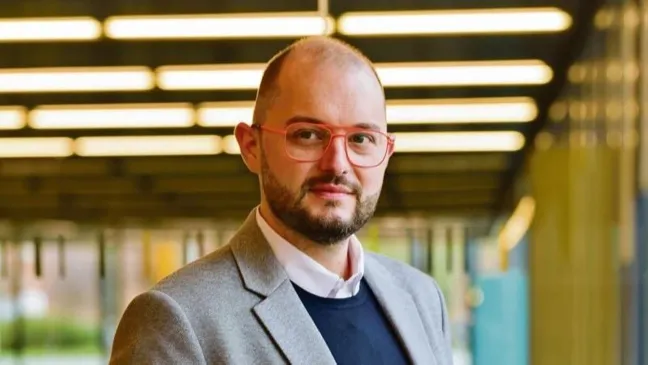 Fran Diéguez: "El papel del farmacéutico como divulgador y educador sanitario es fundamental" Fran Diéguez: "El papel del farmacéutico como divulgador y educador sanitario es fundamental"