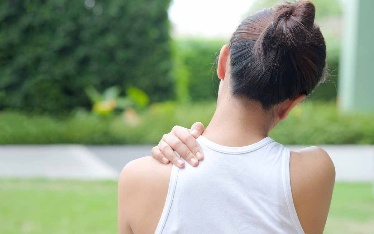 Agujetas en la espalda: conoce las causas de este dolor de espalda